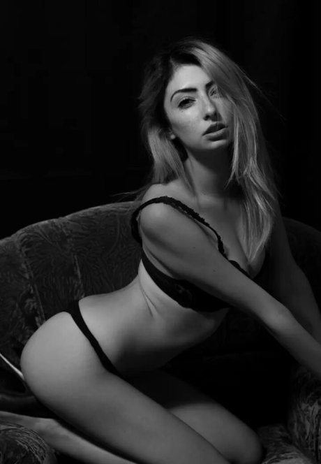 Daniela Bar model exclusive images