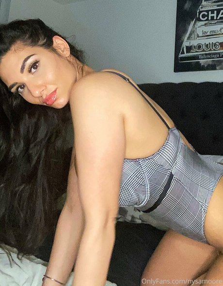 nysamoore beautiful actress galleries