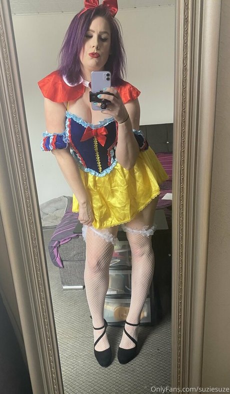 suziesuze pornographic model gallery