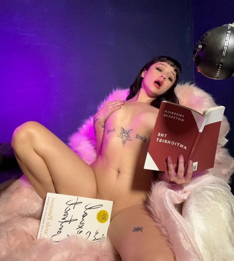 Lavlune naked pornstar archive