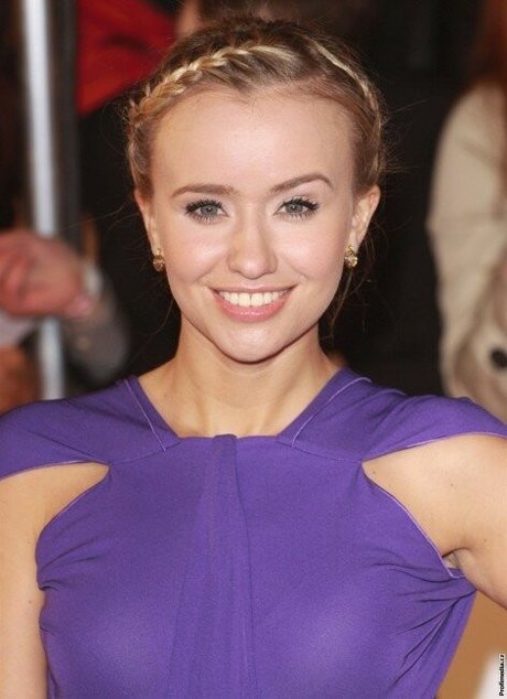 Sammy Winward nice actress img