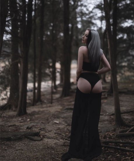 tks 1000 erotic model photo