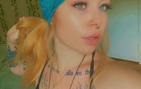 astroxfairy pornographic model pic