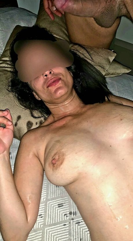 SexyLatinaWife93 exclusive actress archive