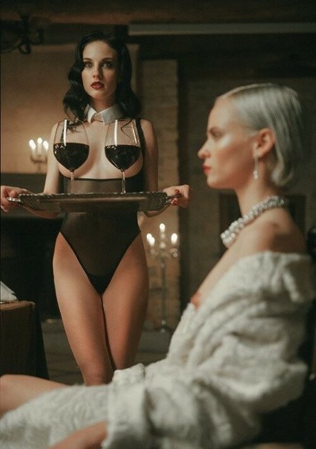 Alla Berger naked model galleries