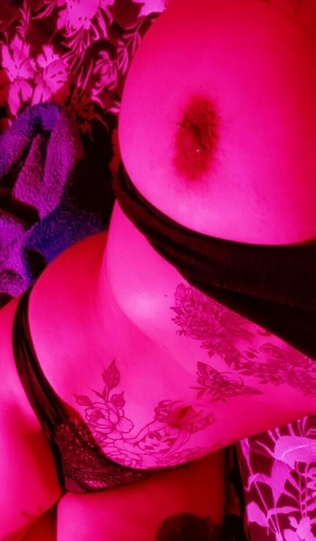 curvy star onlyfans erotic photos
