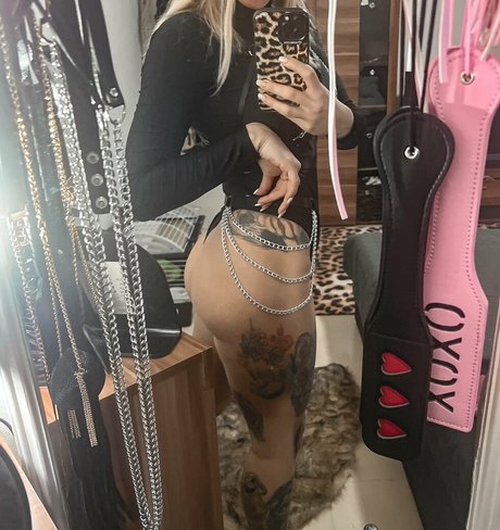 Nessyfox erotic pornstar pictures