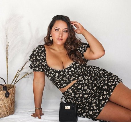 pink hair onlyfans beautiful pic