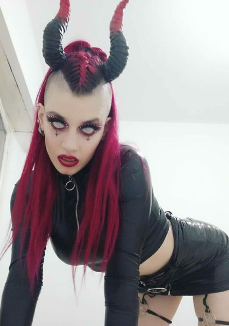 Wolfycornia model exclusive pic