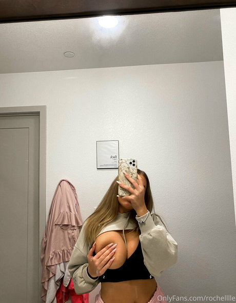 Rochelllle nude thumbnail