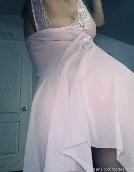 cort4shortt sex star photo