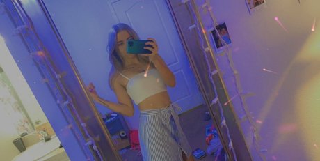 cort4shortt pretty pornstar image