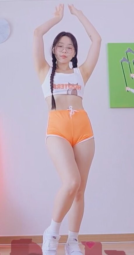 Ninibae Sang A Yonini naked pornstar photo