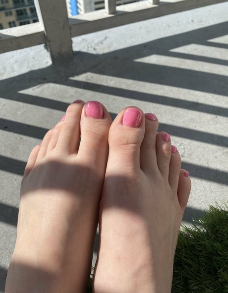 Eliza eves star beautiful photos