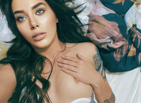 Deavan Clegg actress pic