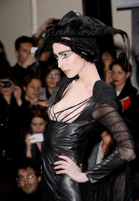 Amelie Lens porn star photo