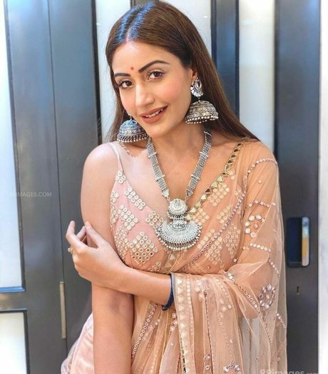 Surbhi Chandna star hd pic