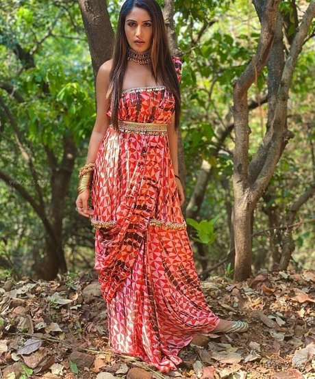 Surbhi Chandna xxx model photos