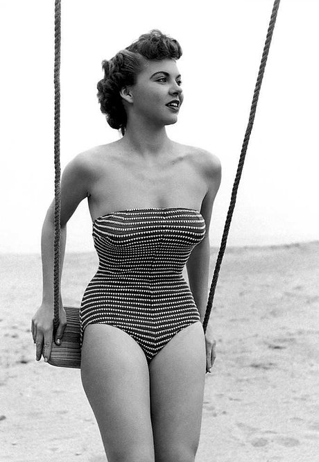 Madeline Castle hot model pics