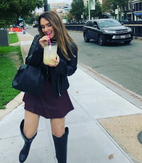 Carlistone pornographic star photo