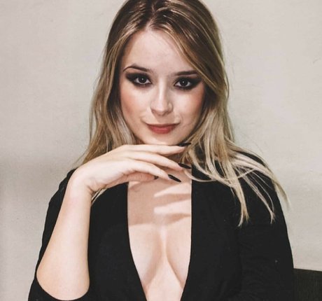 Rafaela Riggs model nudes photos