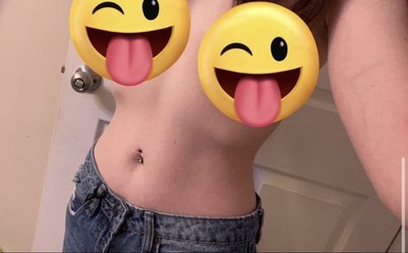 Skyye Blue pornstar pretty gallery