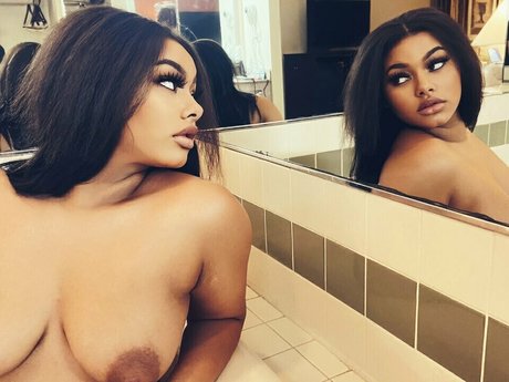 Leah Layne pornographic model pics