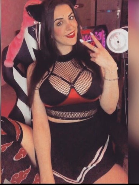 orneliuz04 pretty model pic