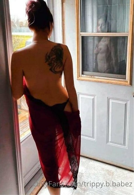 Trippy Baez model nudes picture