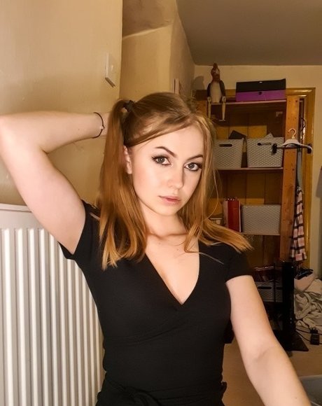 Olivia Tucker pretty actress pics