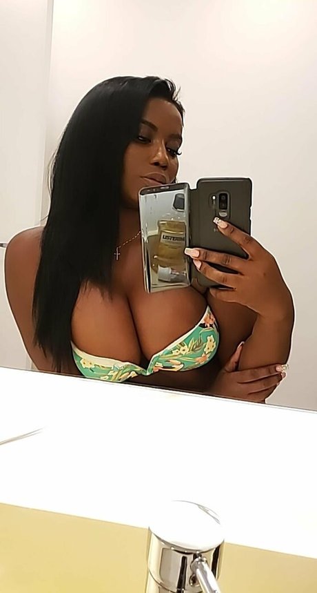 Missdeliciou_ exclusive star img
