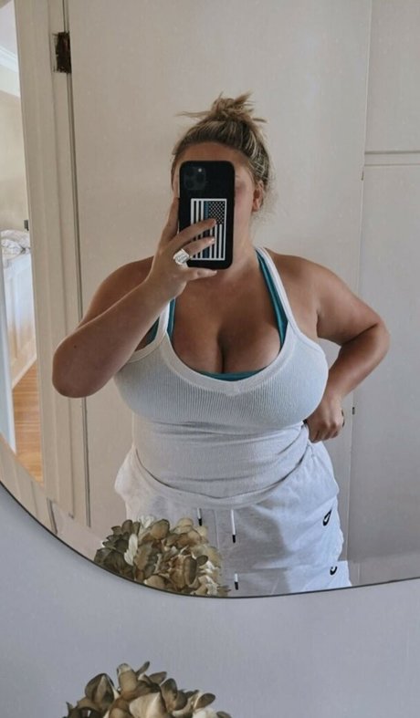 Emma Burzynski profile pic