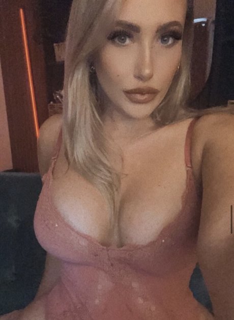 cute babe onlyfans erotic pics