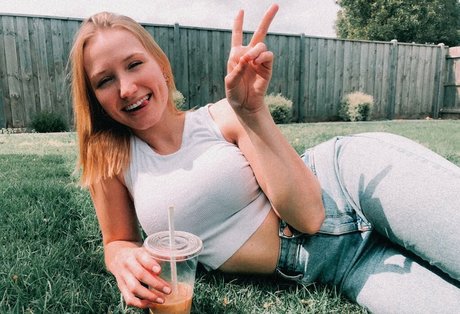 QAEKZ high quality pornstar images