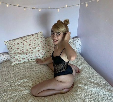 Delilah Delilahraige sexy star photo