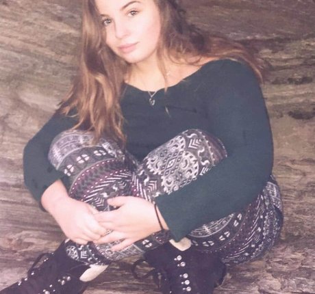 cute babe onlyfans free sex gallery