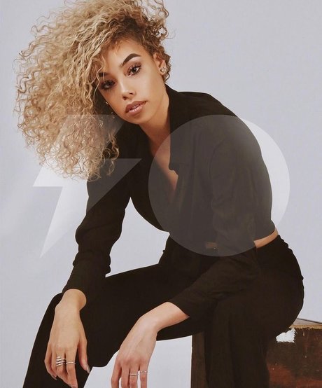 hung shemale onlyfans hot naked gallery