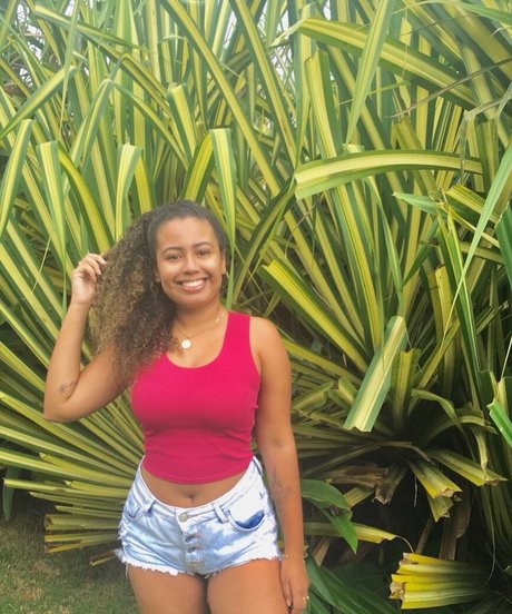 salles tamires nude model image