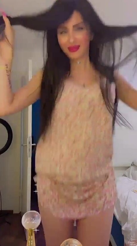 Mira Nouri naked actress img