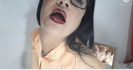 tight onlyfans exclusive photos