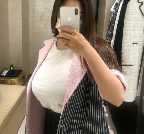 Uelee pornstar xxx photo