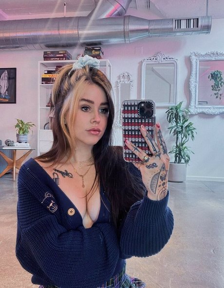 CrayCraysounds model xxx photo