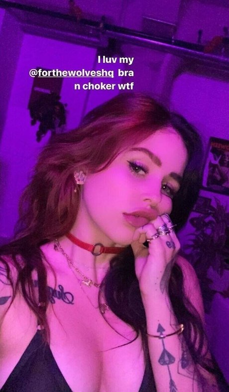 CrayCraysounds model adult pics
