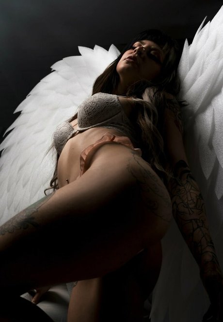 Ashesbardole adult model gallery