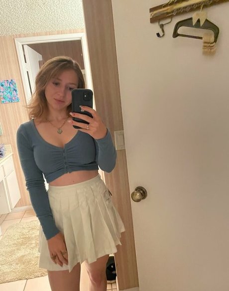 Robynator23 pornstar art photo