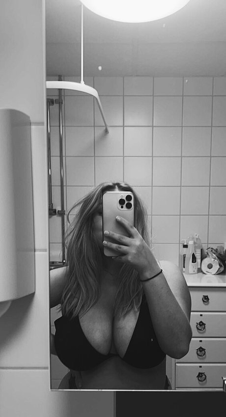 Elin Wilhelmsson model sexy images