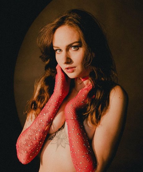 Stfuhales model nude photo