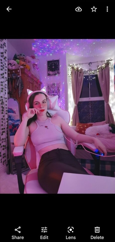 Sophie The Scientist pornstar art photos