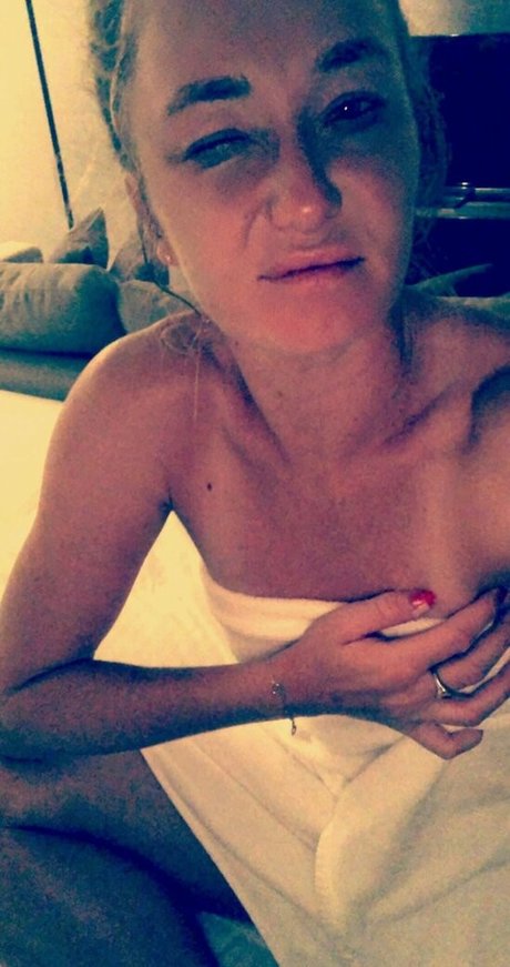 Julia Glushko free pornstar img