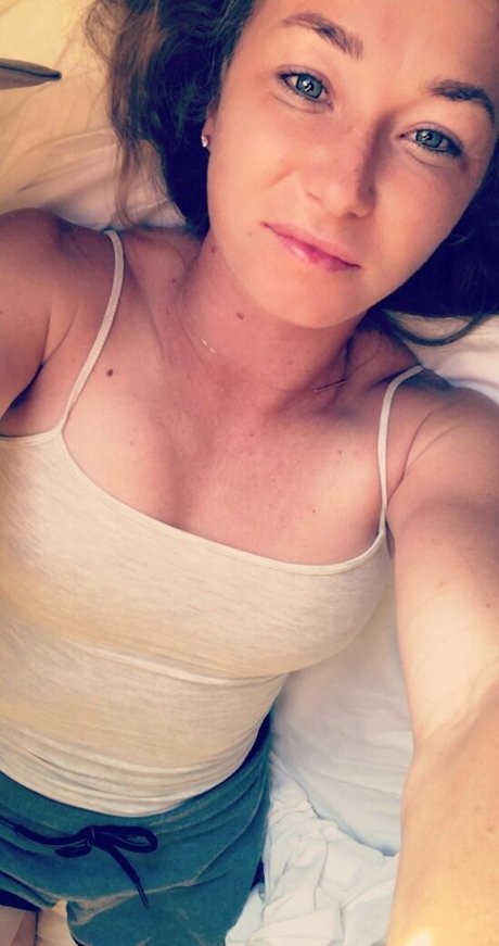 Julia Glushko model pretty picture